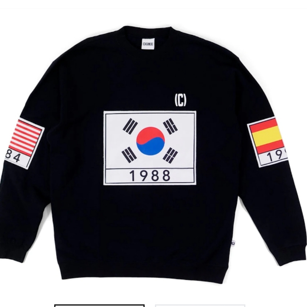 Cashmere Sound Worldwide Crewneck in Black